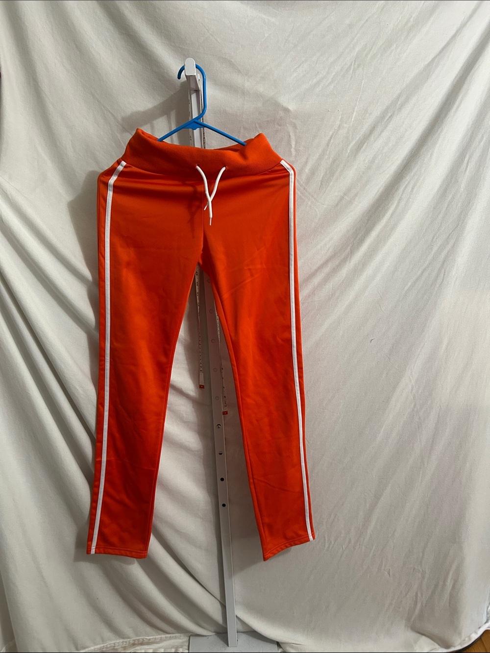 Hooters pants